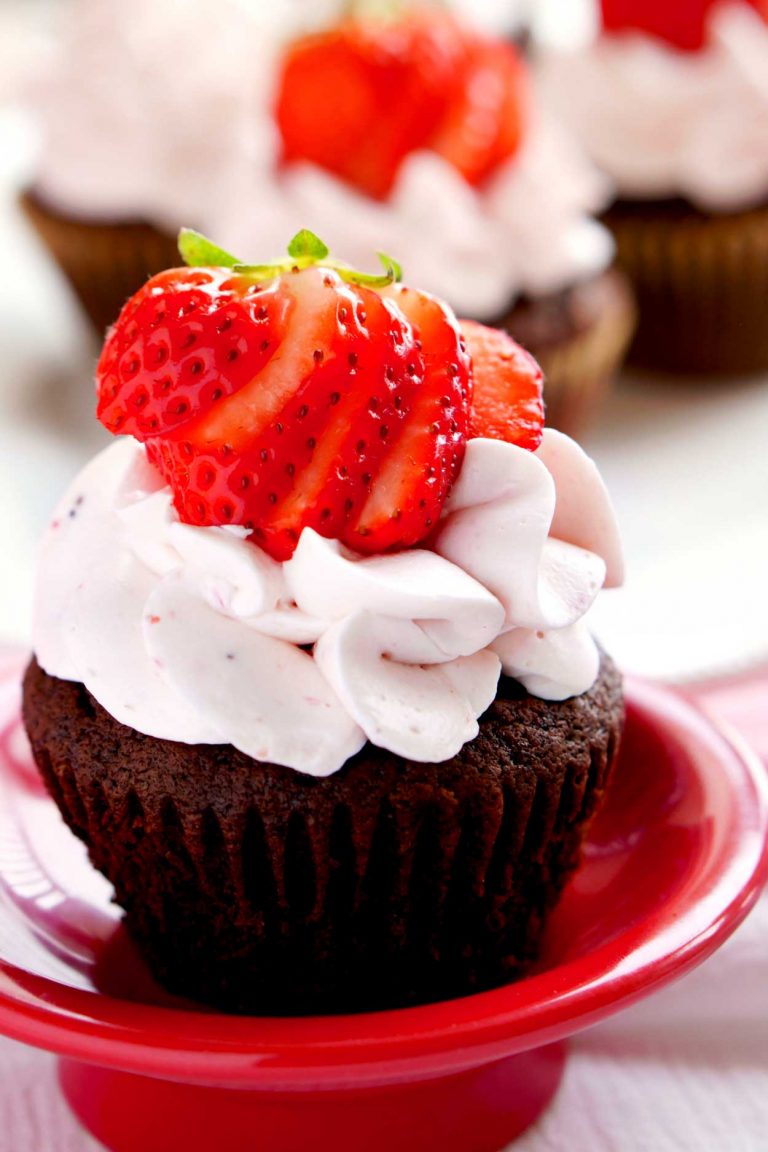 Dark Chocolate Cupcakes w/ Strawberry Swiss Meringue Buttercream
