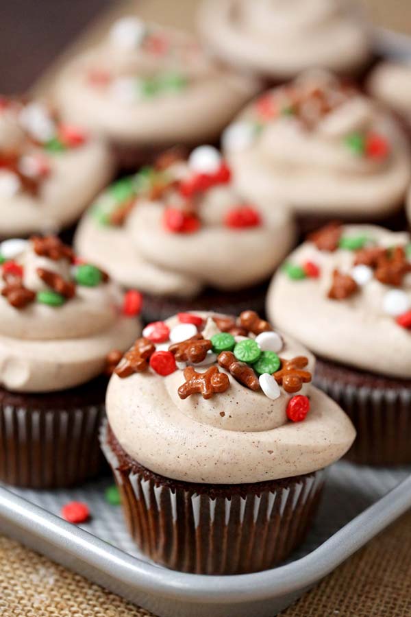 Gingerbread Cupcakes w/ Cinnamon Cream Cheese Frosting
