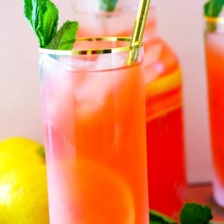 The BEST Strawberry Lemonade recipe!