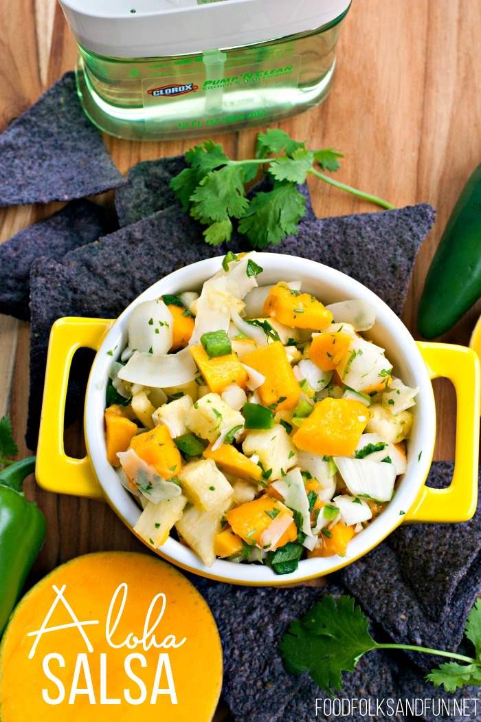 A bowl of Aloha Salsa with text overlay for Pinterest