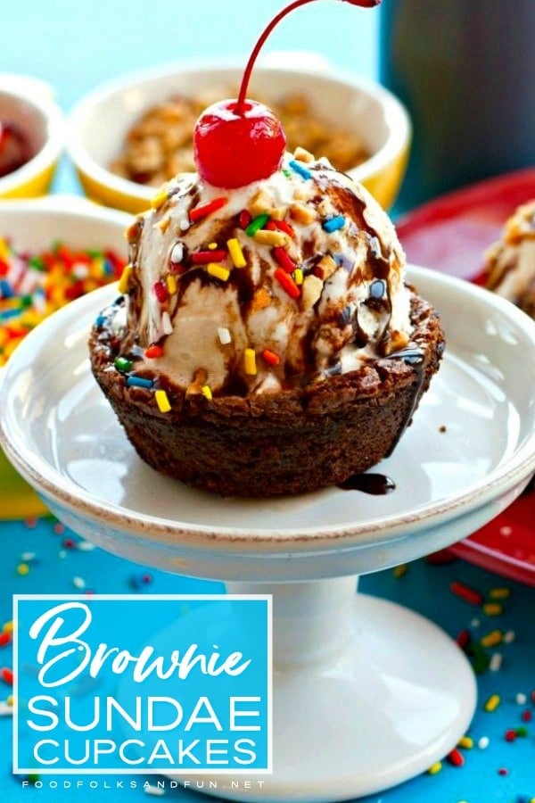 This Brownie Sundae Cupcakes Recipe is a party on a plate! Use your favorite ice cream and turn these ice cream cupcakes into an easy summer treat! via @foodfolksandfun