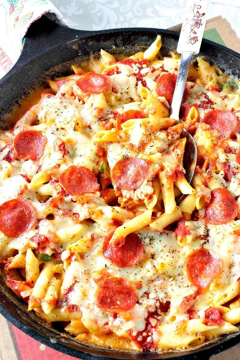 Pepperoni Pizza Mac and Cheese in a skillet