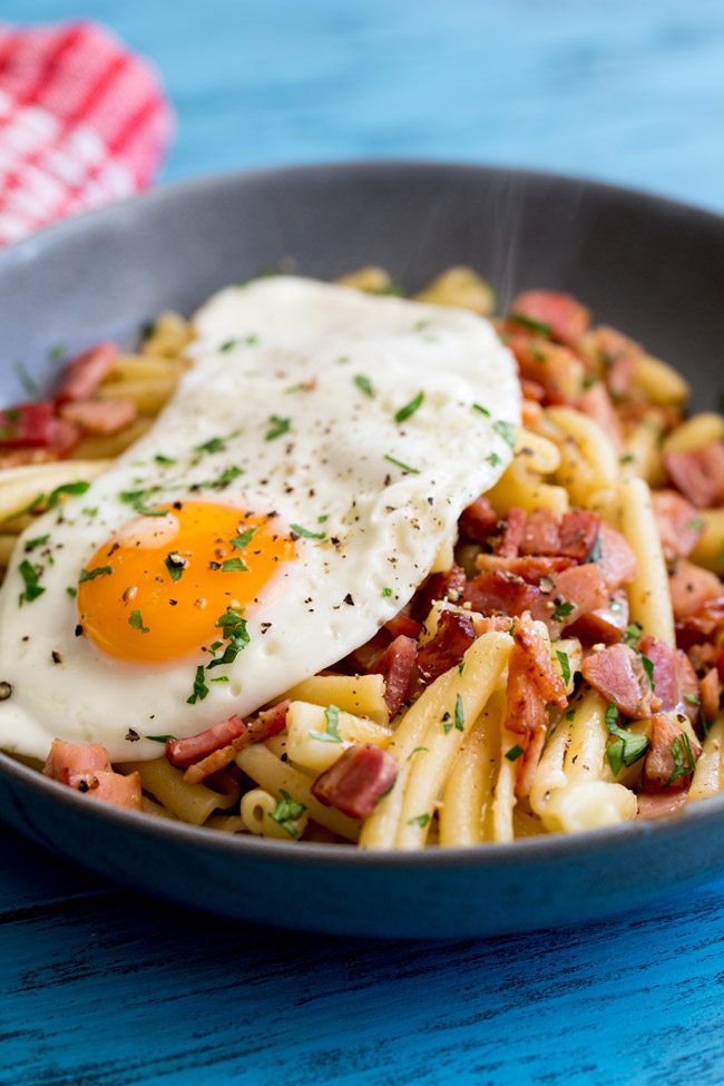 Pasta with Bacon and an egg in a bowl