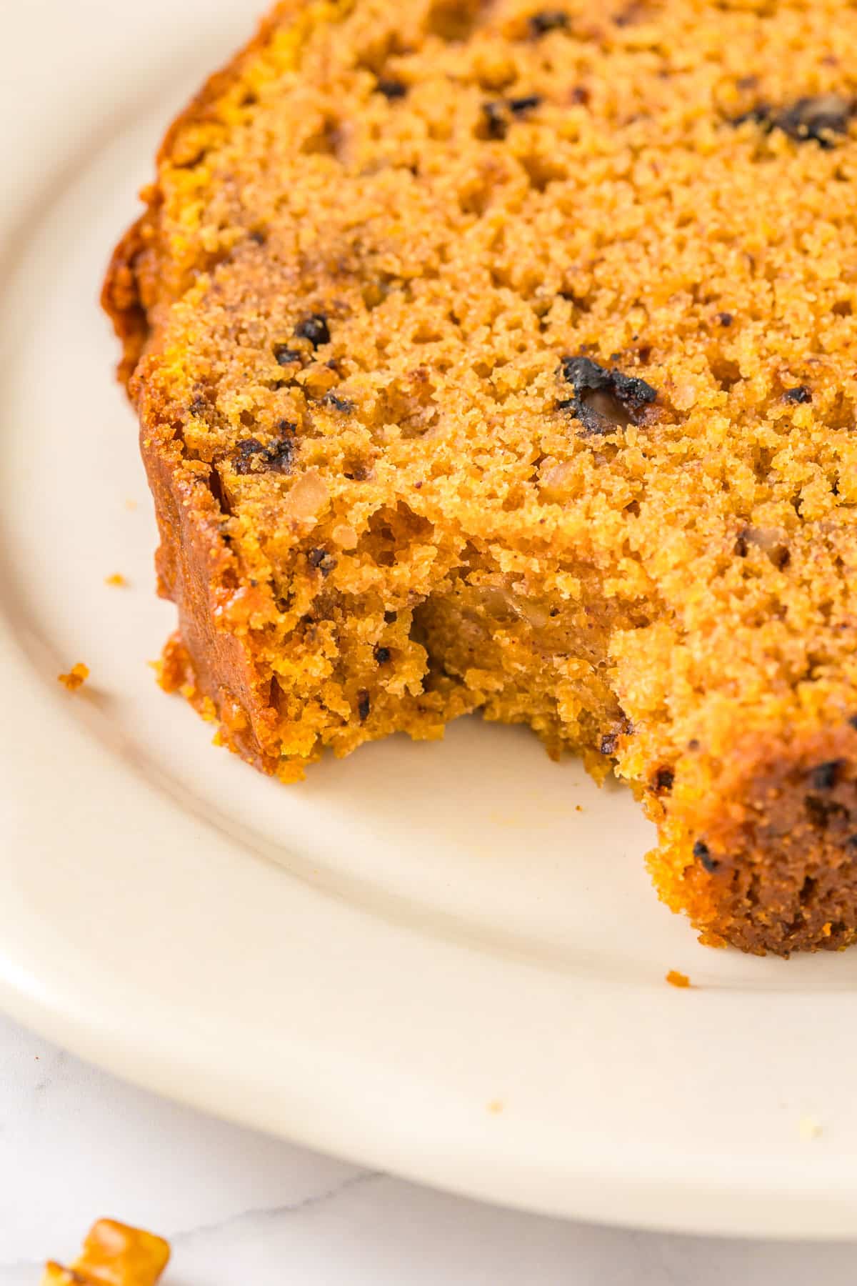 A close up picture of this recipe for pumpkin bread.