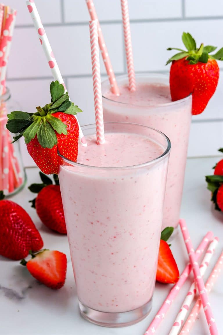 Strawberry Smoothie – only 3 ingredients!