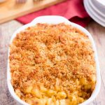 Baked mac and cheese casserole