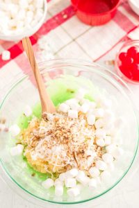 How to Make Watergate Salad Step 4