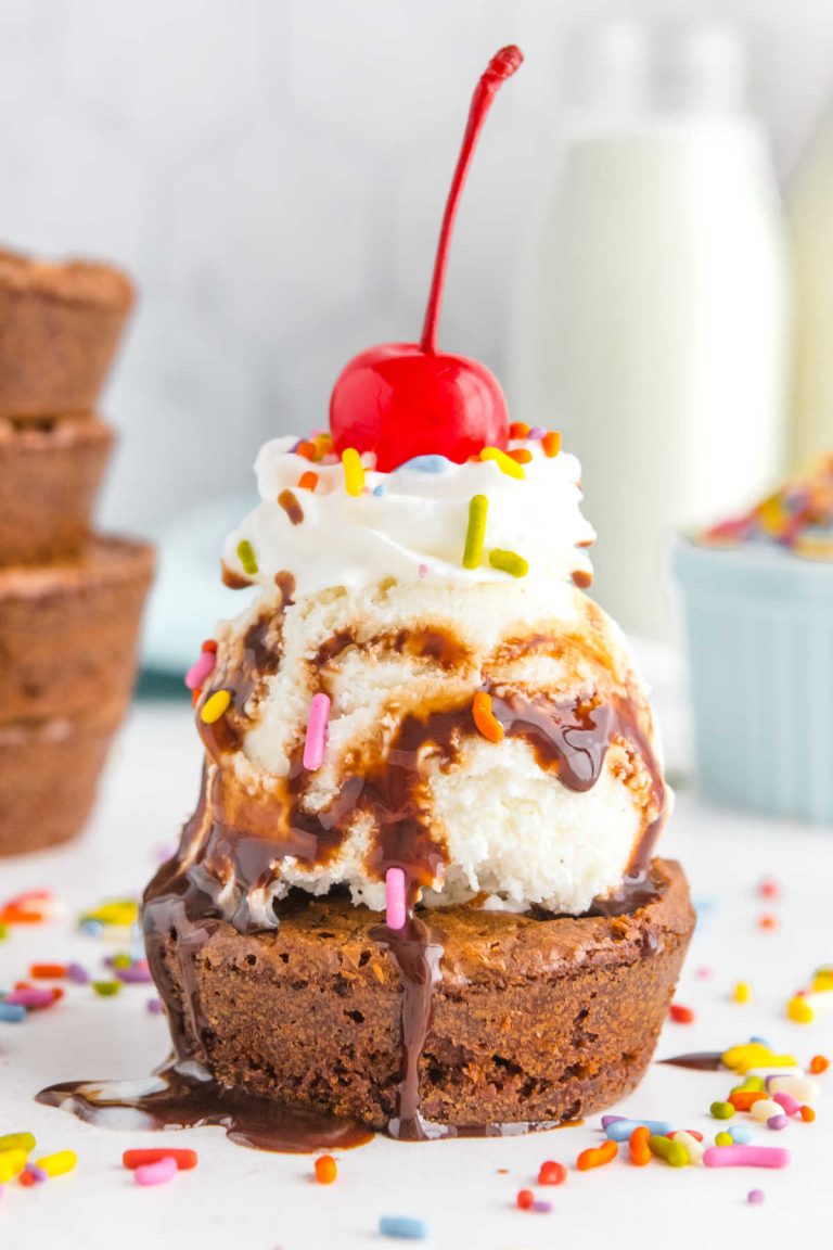 Brownie Ice Cream Sundae Cupcakes