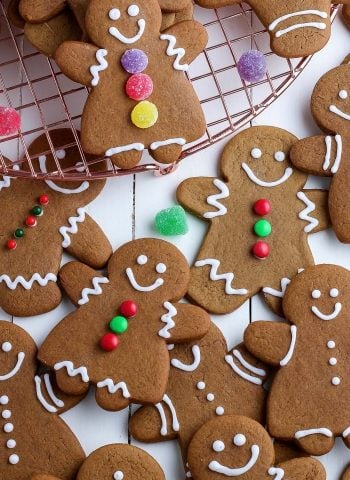 An overhead picture of decorated gingerbread cookies.