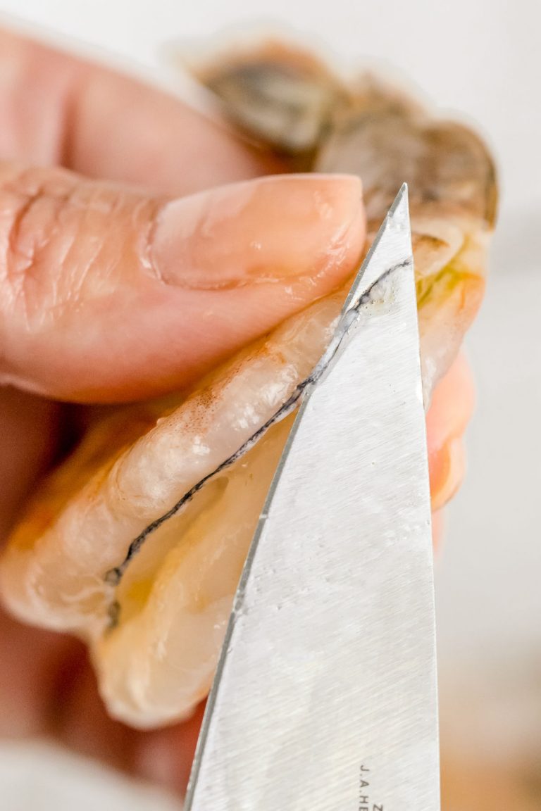 How to Peel and Devein Shrimp – Step-by-Step