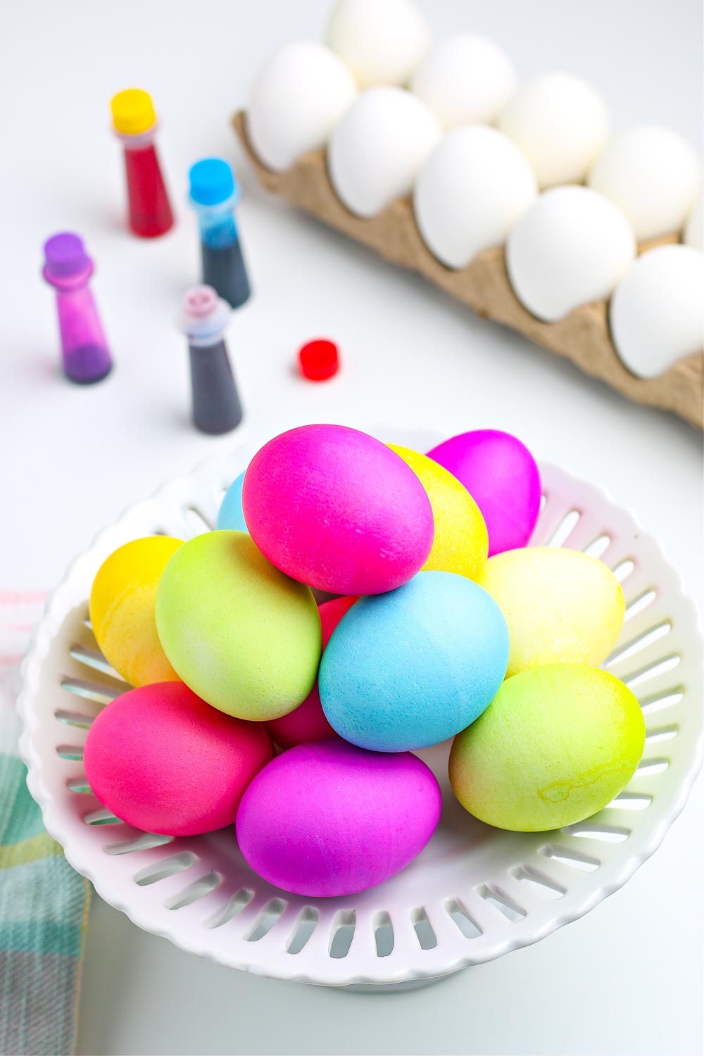 How to Dye Easter Eggs with Food Coloring • Food Folks and Fun