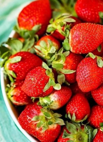 How to Make Strawberries Last Longer cover