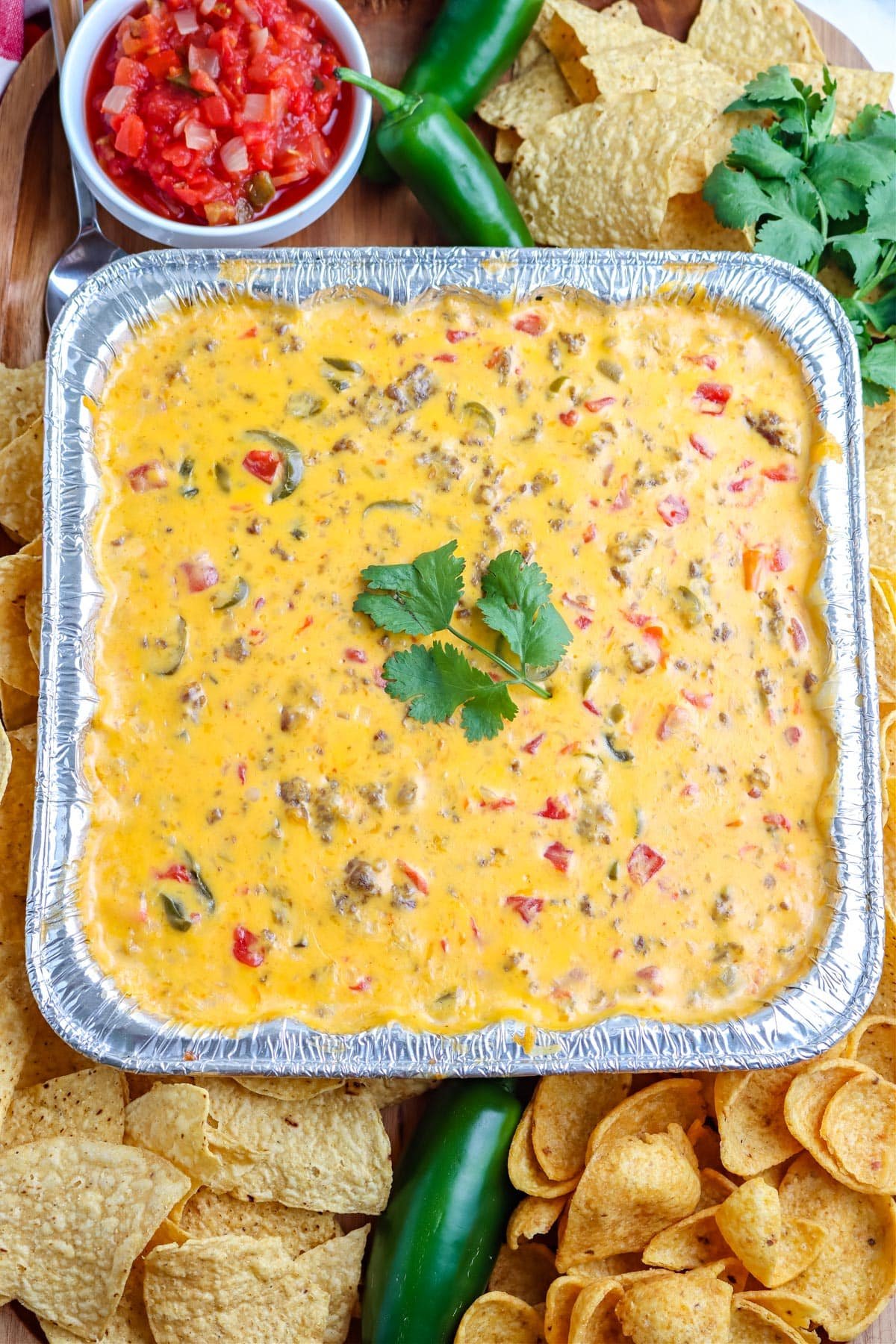 An overhead picture of the finished Smoked Queso in a pan. 